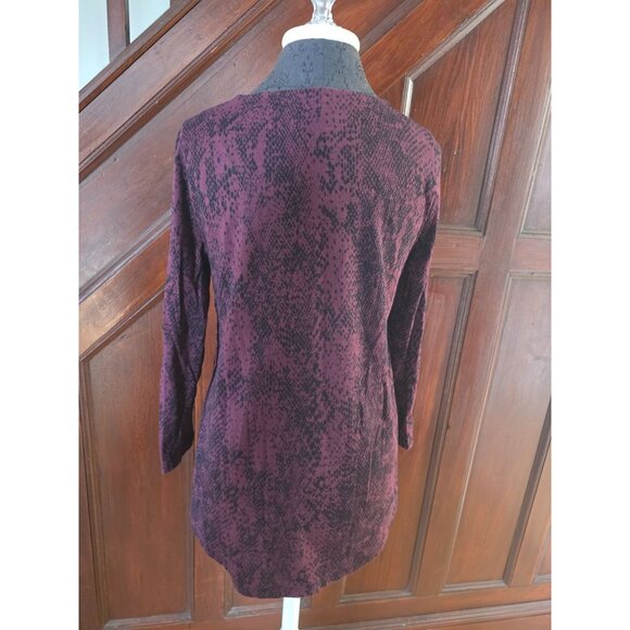 Chicos Snake Print Soft Pullover Tunic Top in Magenta & Black Small - Picture 3 of 8